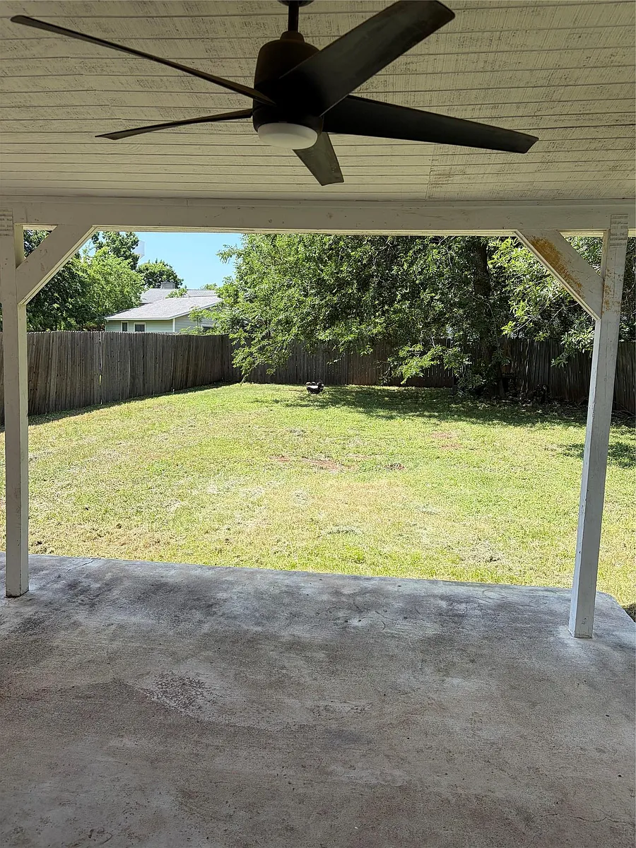 Building Photo - 3101 Birch Dr