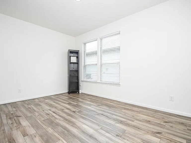 3043 Kastania Ln — Photo 42
