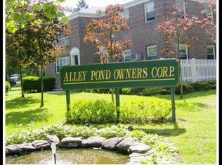 7822 Cloverdale Blvd, Oakland Gardens, NY 11364