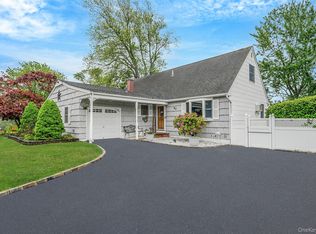 40 Mark Drive, Holbrook, NY 11741