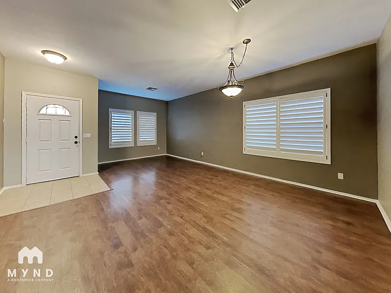 2157 S Luther — Photo 10