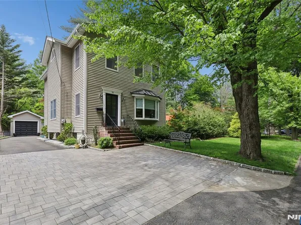 50 Whitman St, Haworth, NJ 07641