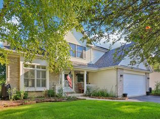 485 Spring Ridge Dr, Crystal Lake, IL 60012