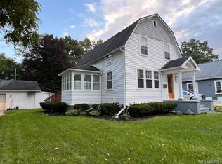 447 Livingston St, Howell, MI 48843