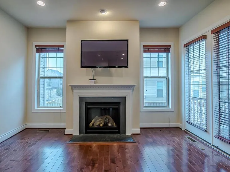 42329 Benfold Sq — Photo 7