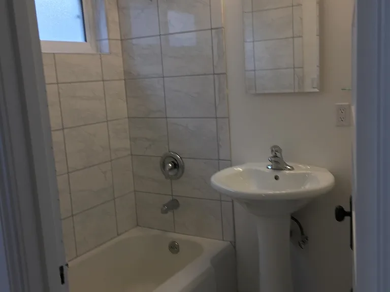 LA MESA — Photo 9