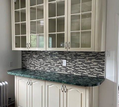 4th image of 155 Carlton Ave