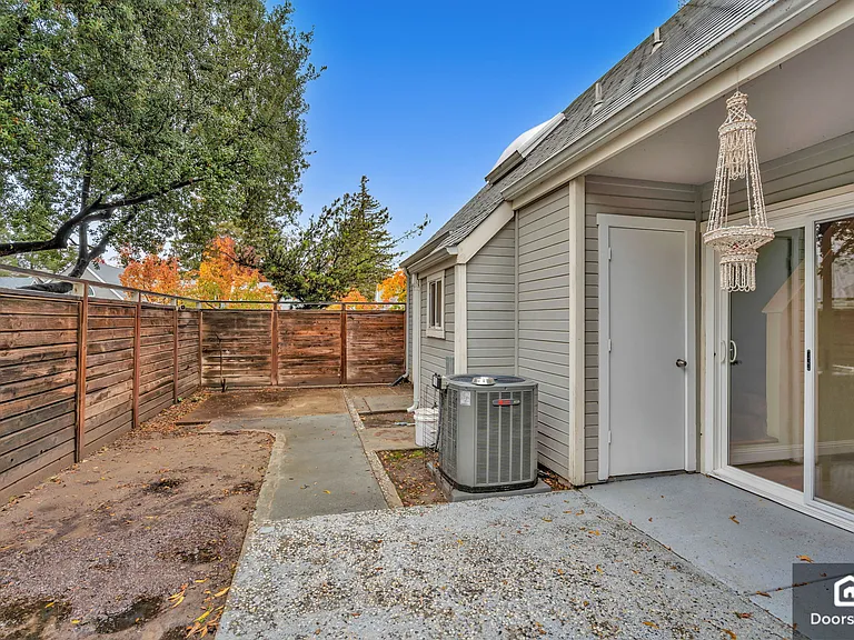 1714 Somerset Pl — Photo 32