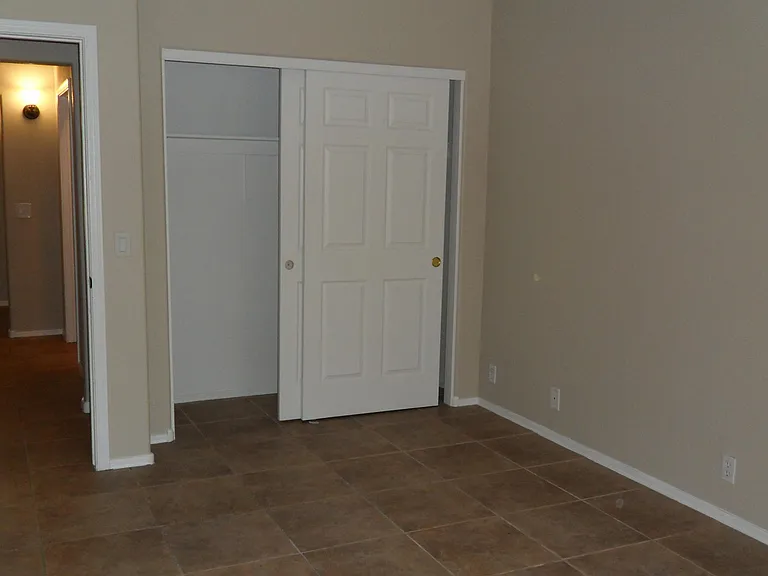 9008 W Quail Ave — Photo 10