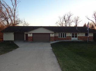10814 E Bowers Lake Rd, Whitewater, WI 53190
