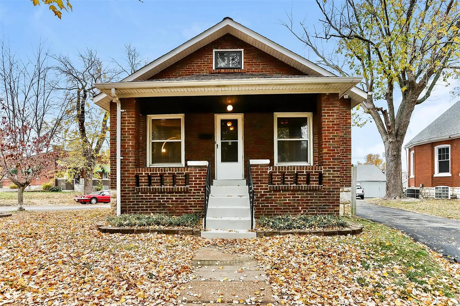 4922 Schollmeyer Ave photo 1