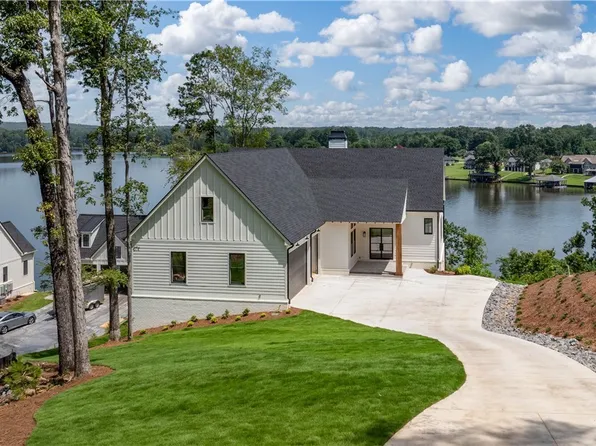14898 Edgewater Dr, Northport, AL 35475