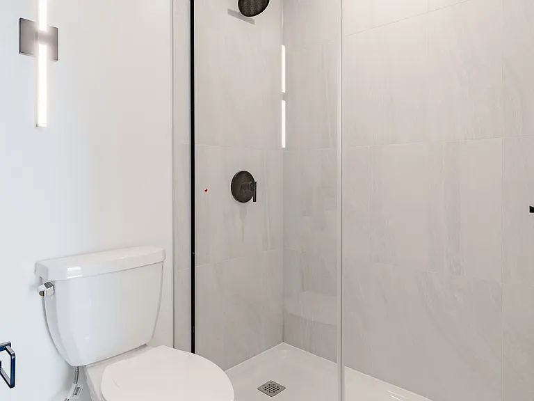 1185 Dupont St #1018 — Photo 23