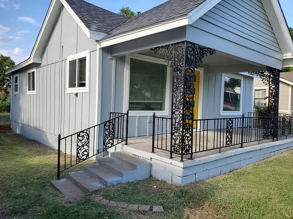 2241 NW 35th St