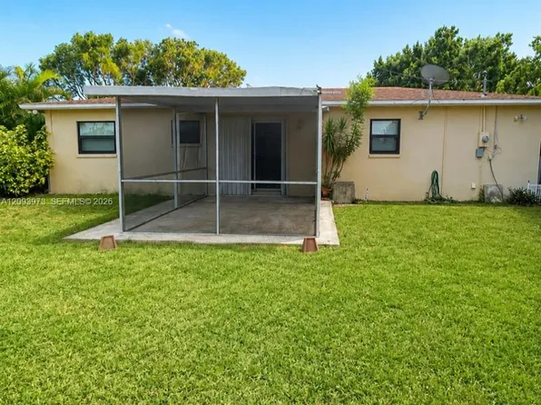 539 Sabal Palm Dr, Lake Park, FL 33403