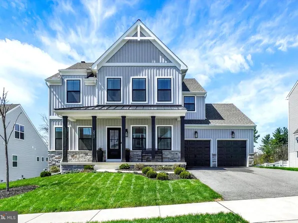 2517 Woodspring Dr, York, PA 17402