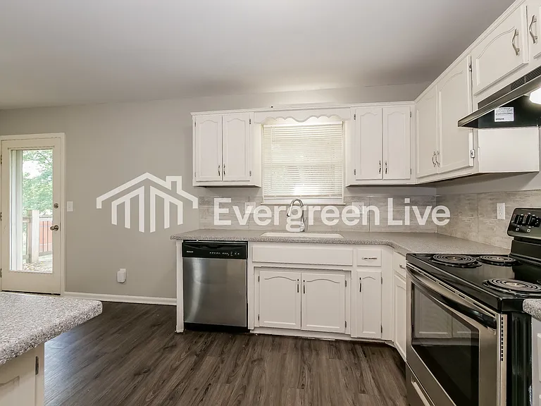 11449 N Wayne Ave — Photo 7