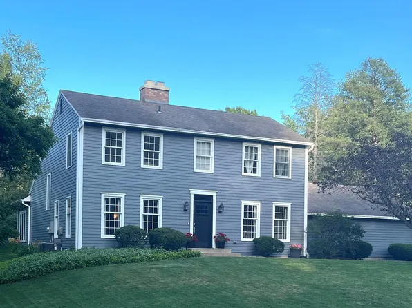 50588 Linden Grove Ln, Granger, IN 46530