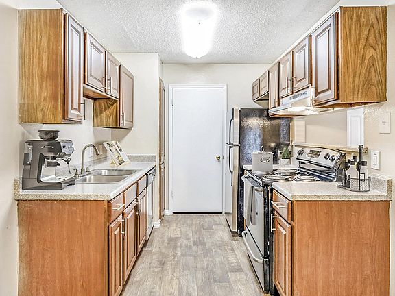 3rd image of 1002 Fuller Wiser Rd #5327