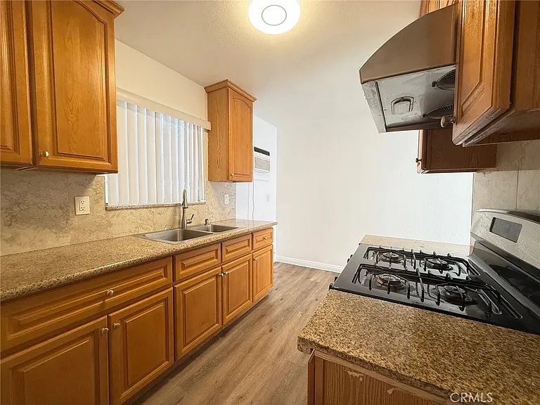 5152 San Bernardino St — Photo 9