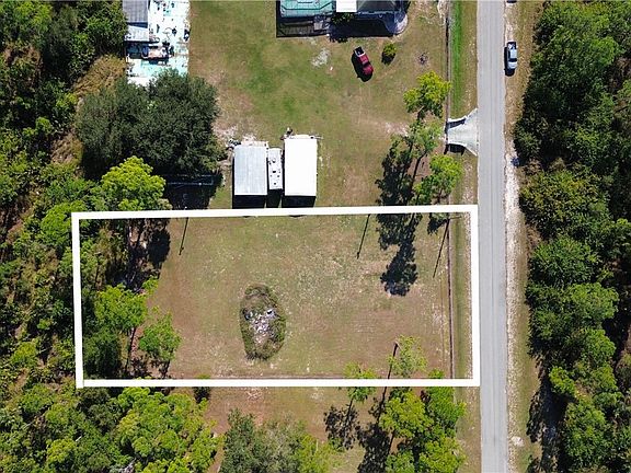 4th image of 906 Clayton Ave
