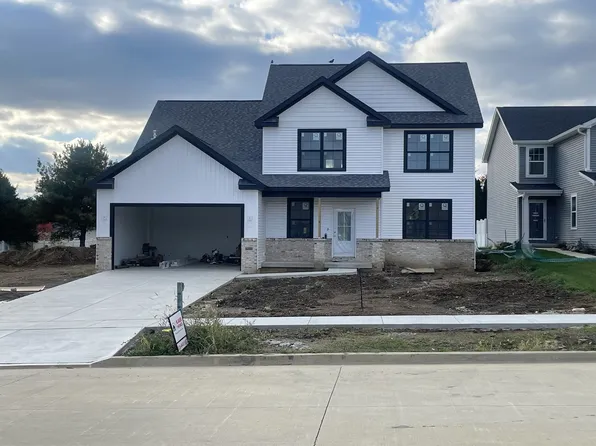 1320 Woodbine Rd, Bloomington, IL 61705