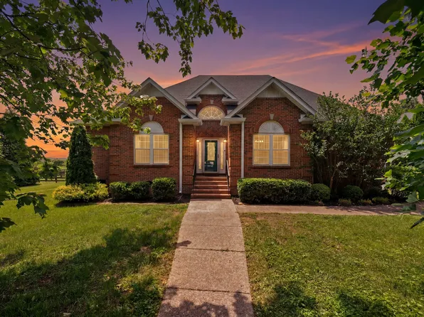 2801 Stacey St, Thompsons Station, TN 37179