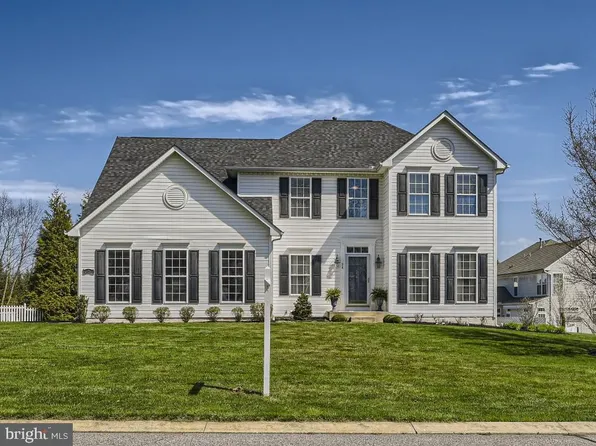 38 Smith Mill Rd, New Freedom, PA 17349