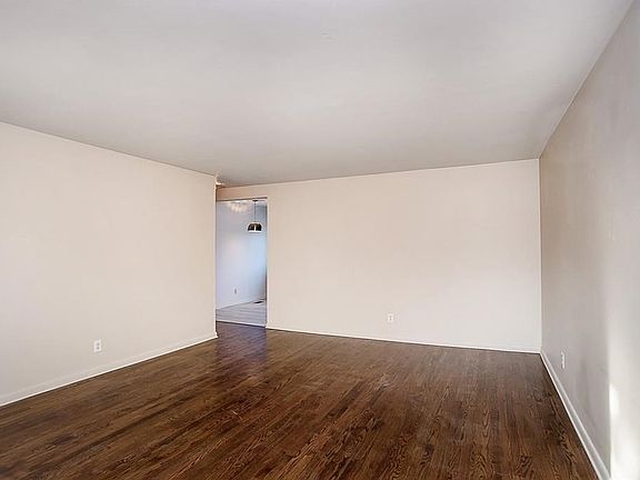 4th image of 6448 Speights Dr