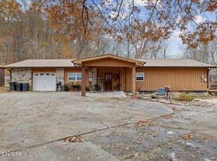 1453 Offutt Rd, Clinton, TN 37716
