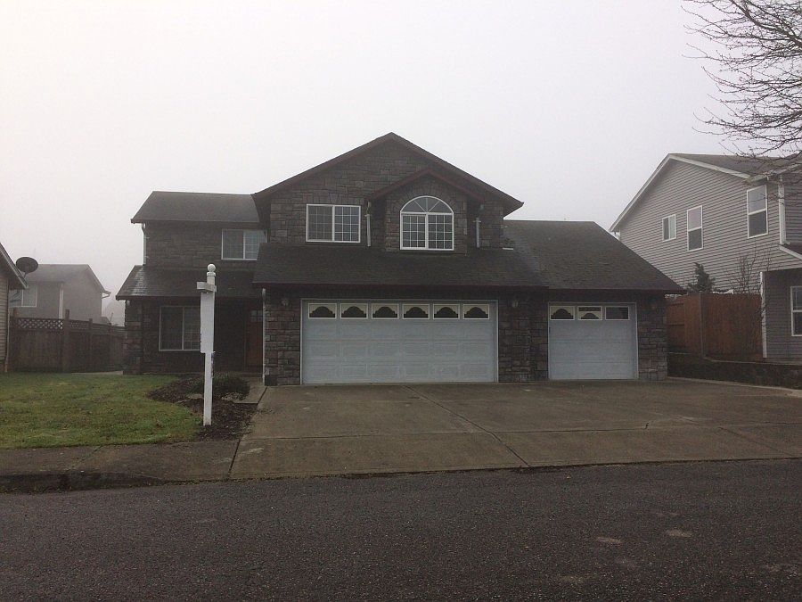 1st image of 3917 NE 98th St
