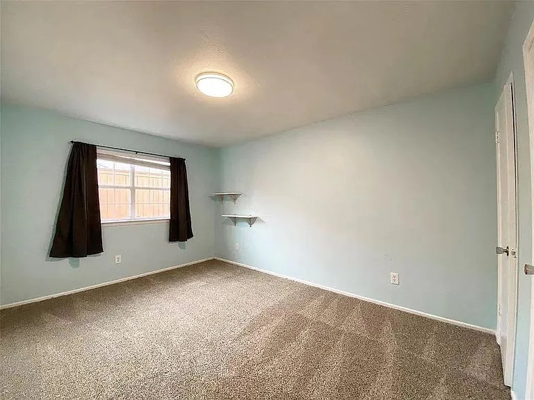 1316 Dunbarton Dr — Photo 18