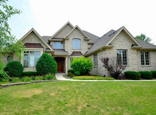 163 Planters Row, Geneva, IL 60134