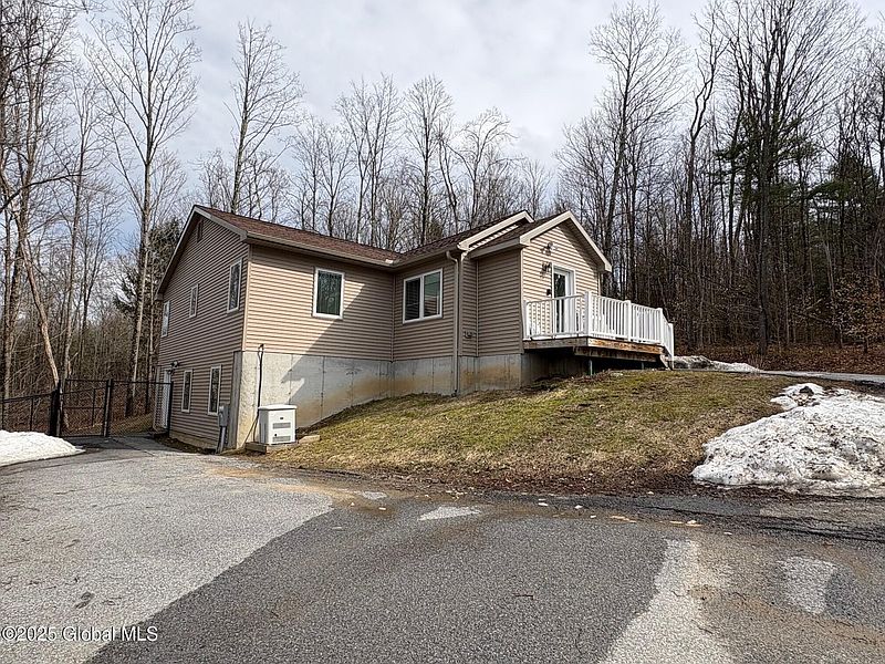 4th image of 5306 Crooked Street
