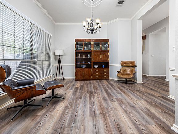 5th image of 5210 Crooked Oak Cv