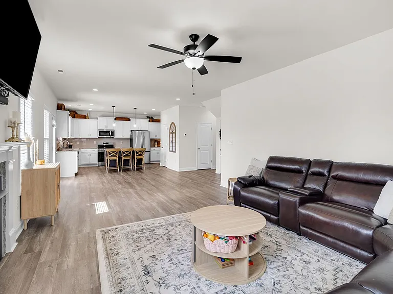 173 London Dr — Photo 10