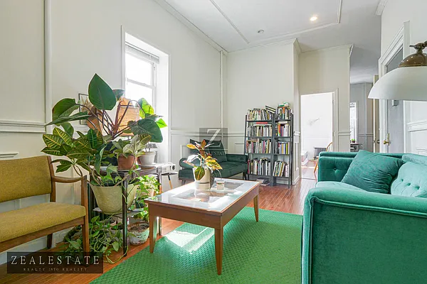 Rented by ZealEstate Group Inc | media 33