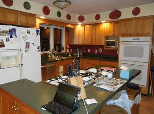 1696 Russell Rd, Montgomery, MA 01085