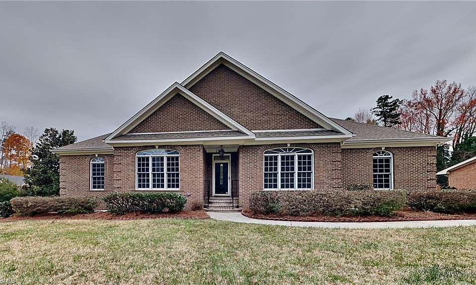 1st image of 1910 Circleview Dr