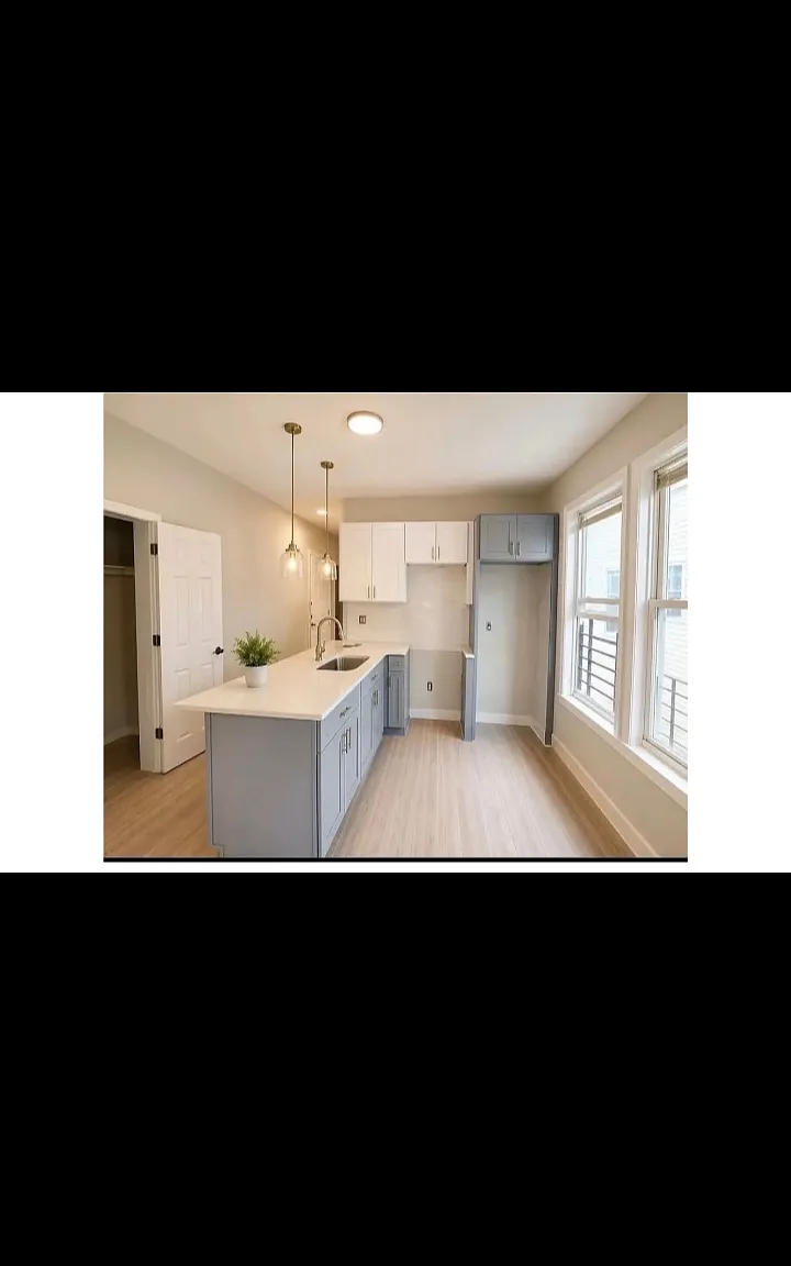 3 bed, $2,295 — Photo 1
