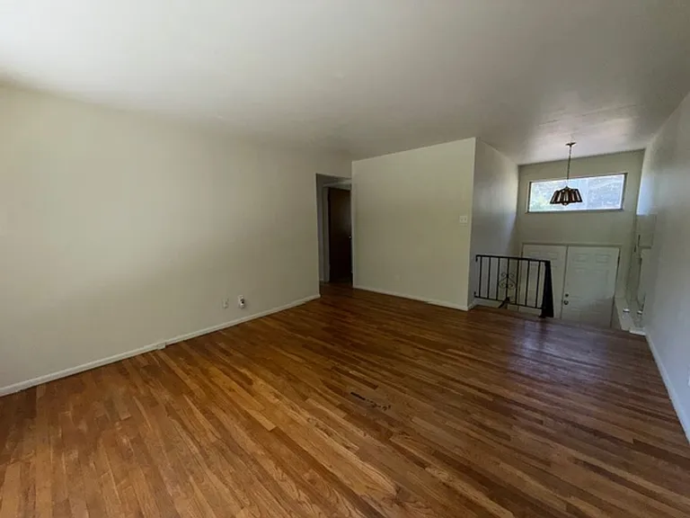 153 Willis Ave — Photo 4