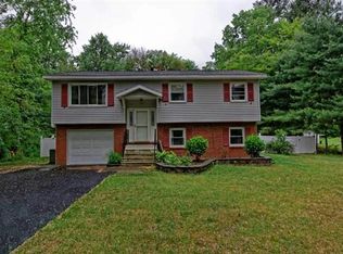 7407 Church Rd, Schenectady, NY 12306