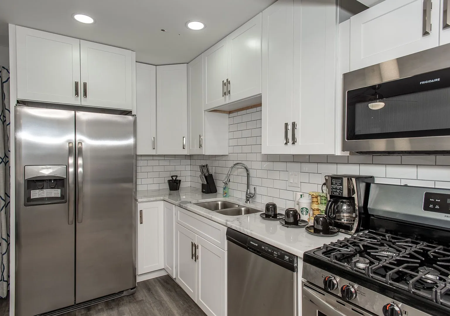 University Townhomes in Avondale — Photo 4