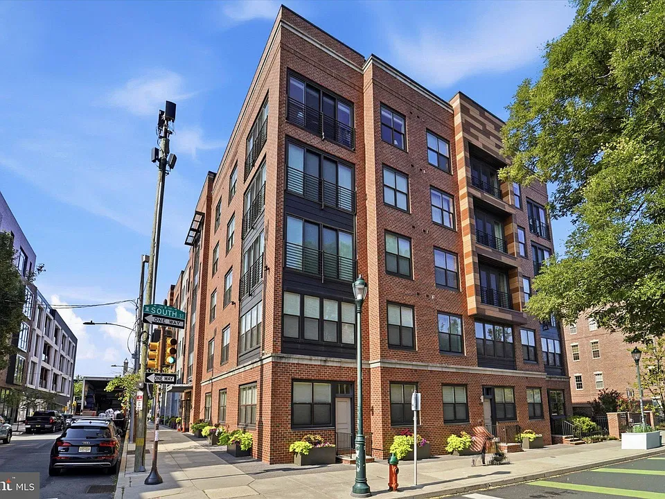 600 S 24th St #208