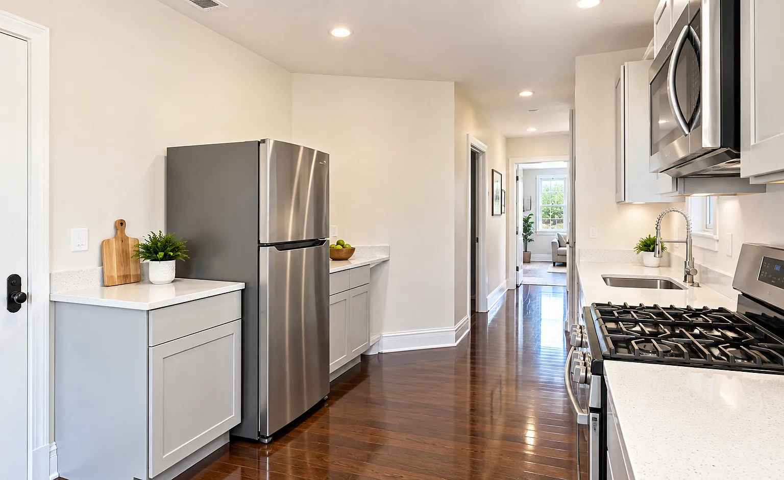 2 bed, 1000 sqft, $2,450 — Photo 4