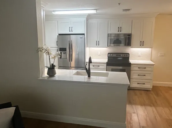 940 Village Trl, Port Orange, FL