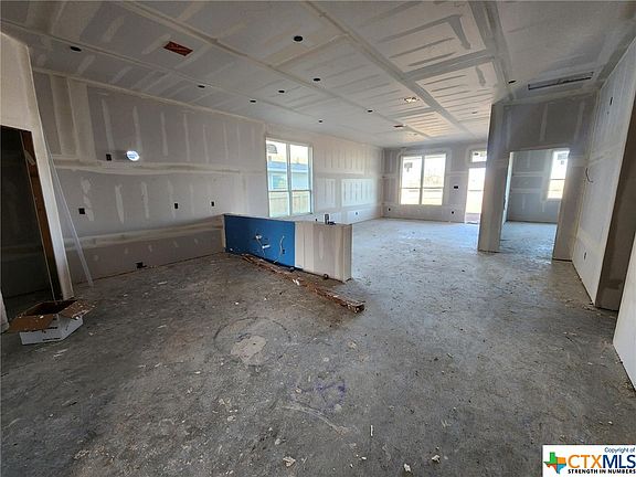 3rd image of 920 James Parker Cir