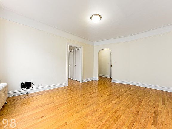 5th image of 217 Haven Ave APT 6D