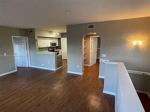 4th image of 1201 Belmont Ln #1201