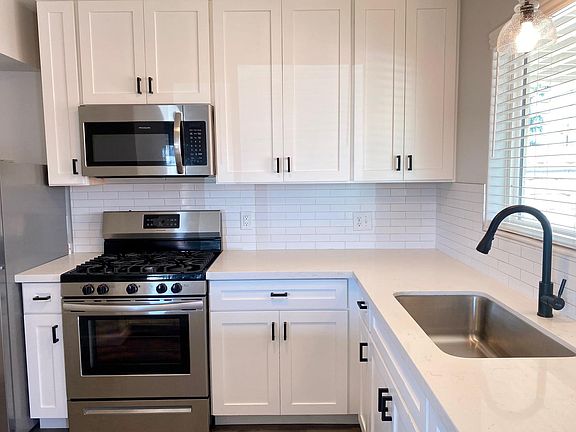 5th image of 3008 N 39th St #8